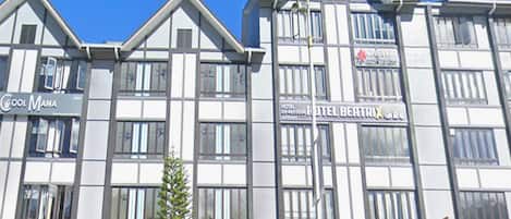 施設の正面
