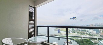 R&F Princess Cove Designer Suites By Neo
