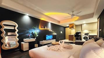 Studio, 1 Bedroom, City View