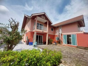 Front of property - Baan Pink Pool Villa Pattaya (Bang Lamung)