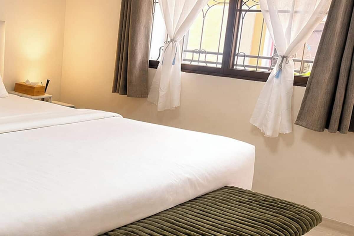 Standard Double Room | Desk, laptop workspace, blackout curtains, free WiFi