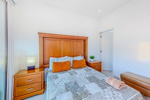 Room - Dog-friendly villa with heated outdoor pool, hot tub, streaming, balcony, grill (Rosarito)