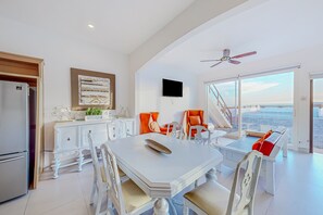 Dining - Dog-friendly villa with heated outdoor pool, hot tub, streaming, balcony, grill (Rosarito)