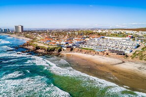 Beach - Dog-friendly home 3 rows to beach with rooftop deck, pool, hot tub, & kitchen (Rosarito)