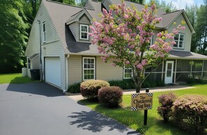 Exterior - The Checkered Flag Inn- Blakeslee (Blakeslee)