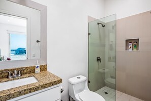 Shower, hair dryer, towels - Dog-friendly villa with heated pool, hot tub, streaming, partial ocean views (Rosarito)