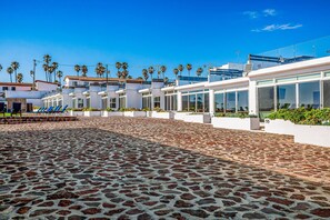 Terrace/patio - Dog-friendly villa with heated pool, hot tub, streaming, partial ocean views (Rosarito)