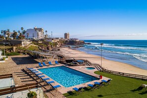 Pool - Dog-friendly home with heated outdoor pool, hot tub, balcony, rooftop terrace (Rosarito)