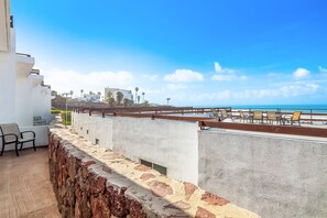 Terrace/patio - Dog-friendly ocean-view home with heated outdoor pool, hot tub, streaming, patio (Rosarito)