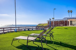 Terrace/patio - Dog-friendly suite with hot tub, kitchenette, heated outdoor pool, private patio (Rosarito)