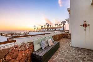 Property grounds - Dog-friendly ocean-view villa with patio, outdoor pool, streaming, partial AC (Rosarito)