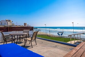 Outdoor dining - Dog-friendly villa with beach views, patio, outdoor pool, streaming, partial AC (Rosarito)