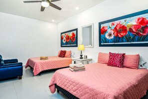 Free WiFi, bed sheets - Cheerful dog-friendly villa with beach views, outdoor pool, private patio, & AC (Rosarito)