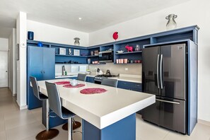 Private kitchen - Cheerful dog-friendly villa with beach views, outdoor pool, private patio, & AC (Rosarito)