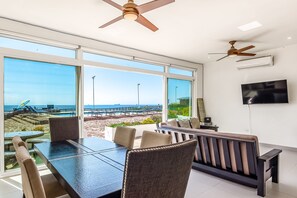 Dining - Impressive dog-friendly villa with beach views, outdoor pool, patio, streaming (Rosarito)