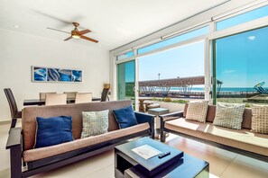 TV - Impressive dog-friendly villa with beach views, outdoor pool, patio, streaming (Rosarito)