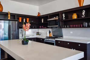 Private kitchen - Airy, beach-view dog-friendly villa with patio, outdoor pool, streaming, AC (Rosarito)