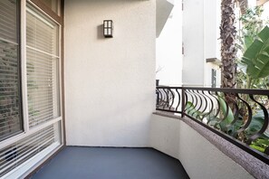 تفاصيل الفندق من الخارج