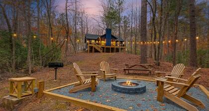 Harris Creek Haven in Ellijay, a cozy 2-bedroom waterfront cabin.