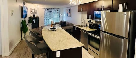 Apartment, 2 Bedrooms, Accessible, Fireplace | Interior