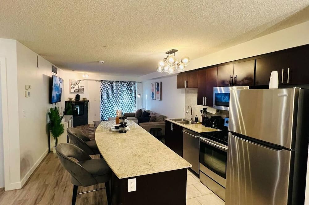 Modern Comfort in Edmonton's Heart, 2 Bedroom Apartment