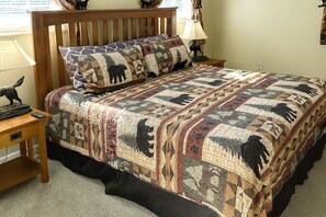 Free WiFi, bed sheets - Hoot N Holler:  5-Bedroom -Walk to downtown Pigeon Forge\Free Tickets (Pigeon Forge)