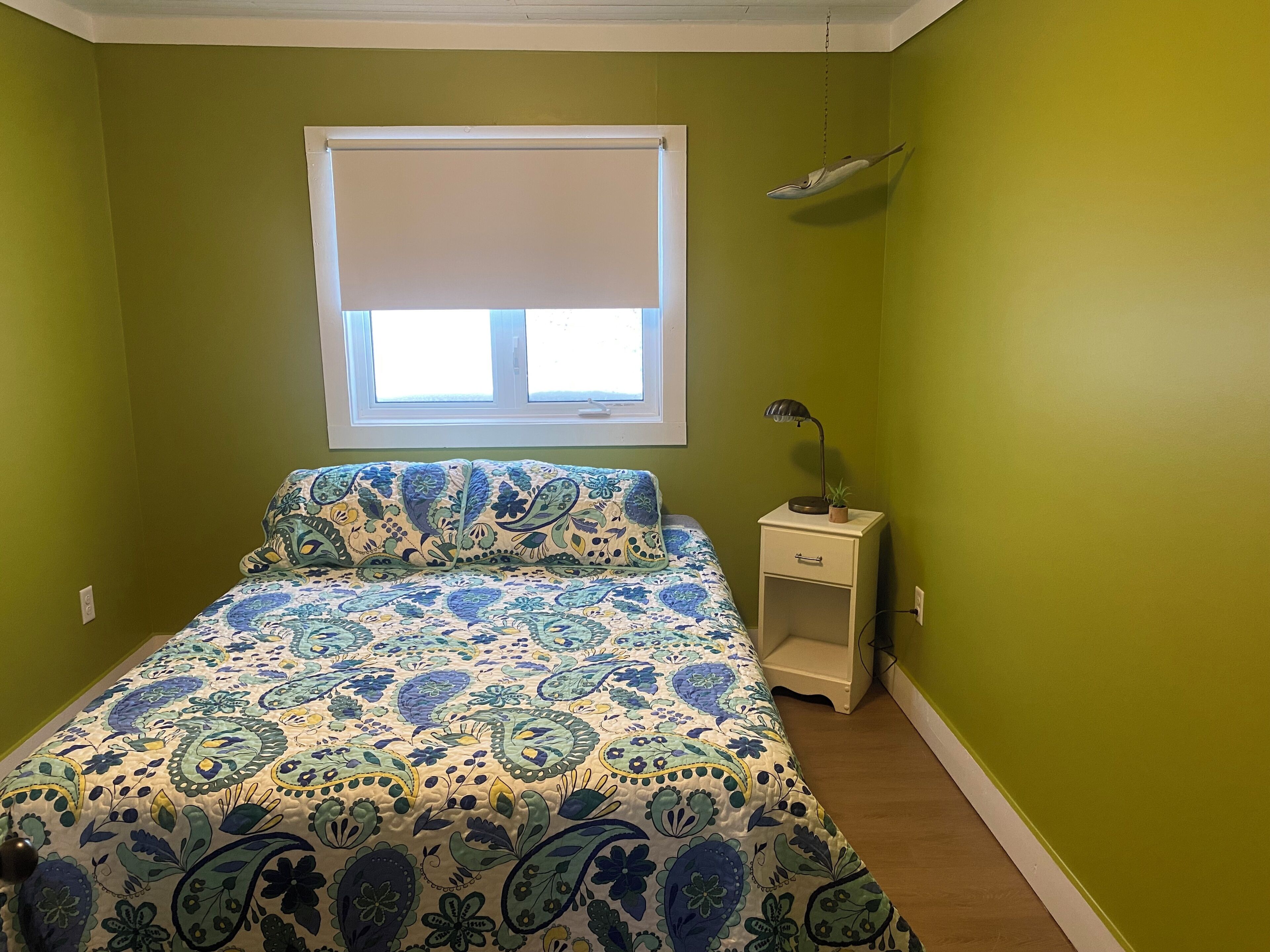 Iron/ironing board, free WiFi, bed sheets