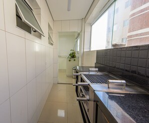 House, Smoking | 3 bedrooms - Apto com 2 Vagas e Churrasqueira a 200m da Praia (Guarujá)