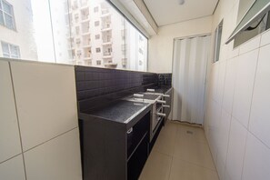 House, Smoking | 3 bedrooms - Apto com 2 Vagas e Churrasqueira a 200m da Praia (Guarujá)