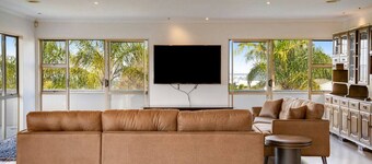 The Gardens 3 Bedroom with Pool and Air-Con