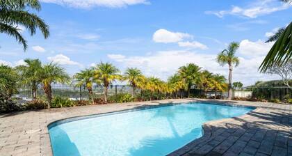 The Gardens 5 Bedroom Estate with Pool and Air-Con