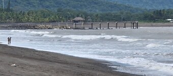 8 bedroom beach resort for celebration !