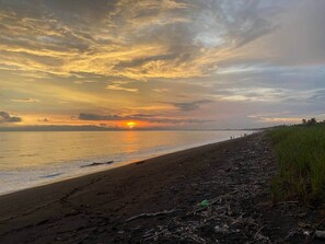 Beach - Beachfront Luxury Yurt Glamping Escape (Barranca)