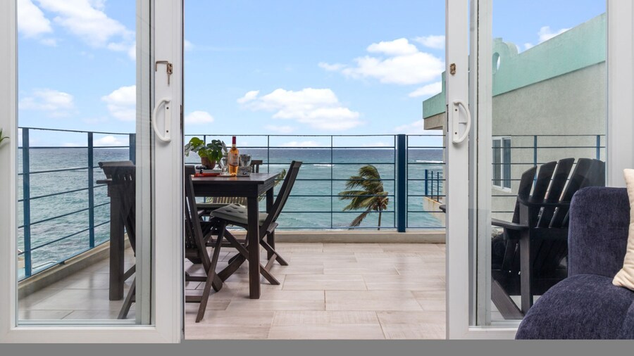 Blue Serenity Oceanfront Penthouse Tower Isle