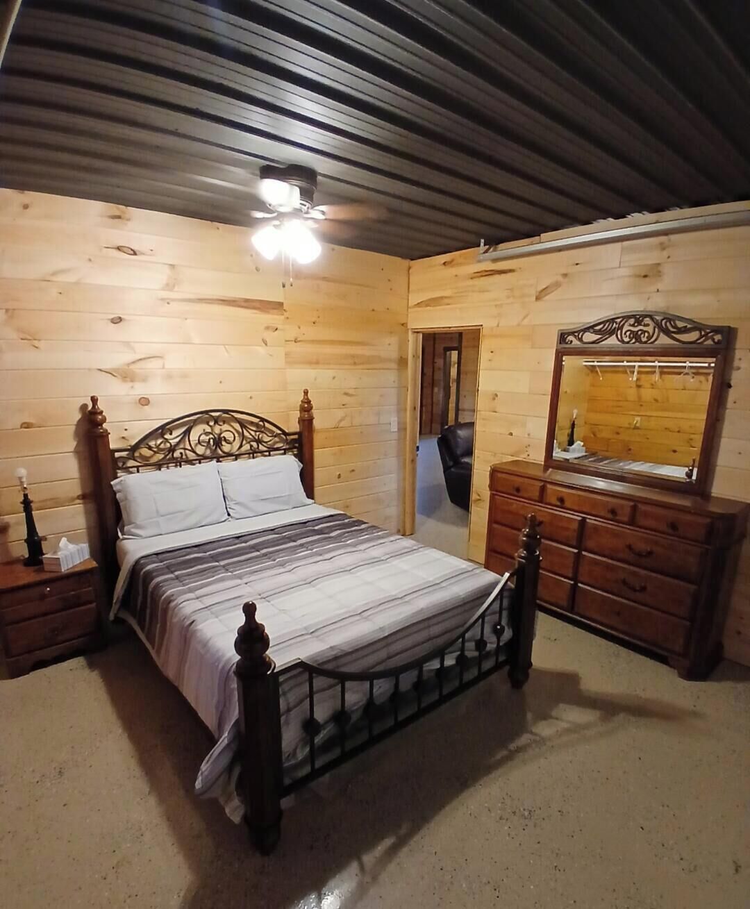 4 bedrooms, free WiFi, bed sheets