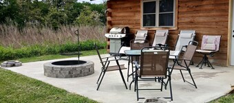 Cozy 4-bedroom cabin close to Rathbun lake with AC comfort