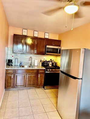 Private kitchen - Vrbo Property (Las Vegas)