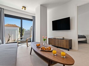 1 bedroom, iron/ironing board, Internet, bed sheets - La Joya 1A. New apartment with Garage, 300 m from the beach (Torremolinos)