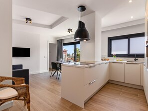 Fridge, microwave, oven, dishwasher - La Joya 1C. New apartment , 300 m from the beach (Torremolinos)