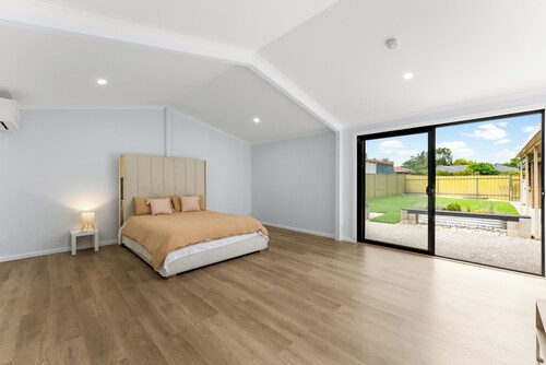 Inviting 5 Bedroom Home – Warm, Cosy & Spacious