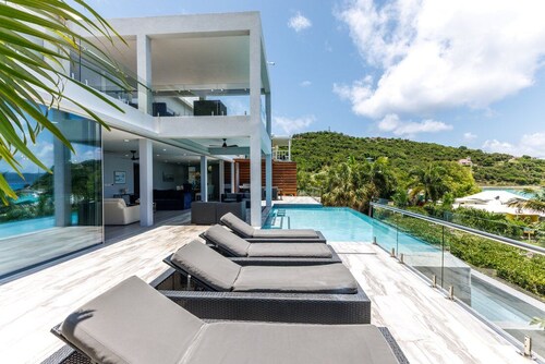 Modern Beachfront Villa 4BR + Infinity Pool & Direct White Bay Access BVI