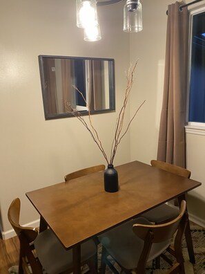 Dining - Gorgeous 3-bedroom house in Nīnole (Nīnole)