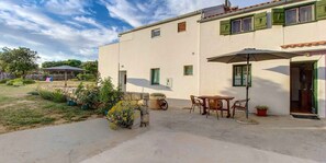 Outdoor dining - Holiday flat (Veli Lošinj)