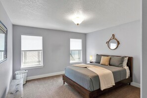 3 habitaciones, escritorio, wifi gratis y ropa de cama 