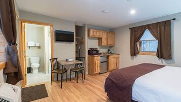 Iron/ironing board, travel crib, WiFi, bed sheets