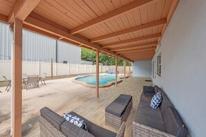 Terrace/patio - Perfect 4-bedroom house with AC in enchanting Tampa (Tampa)