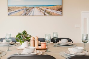 Dining - Saltwater Shores - Pet friendly - Sleeps 10 (499556) (Portarlington)