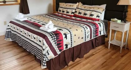 Cherry Lodge #2: King Room Near Nature Trails