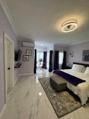 2 Schlafzimmer, Zimmersafe, Schreibtisch, Bügeleisen/Bügelbrett