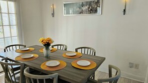 Dining - Fenced • King beds • One level • Easy to Greensboro • High Point  • Winston Salem (Greensboro)